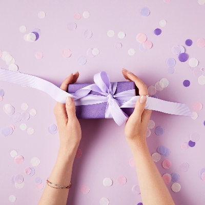 How to save money on your next wedding gift