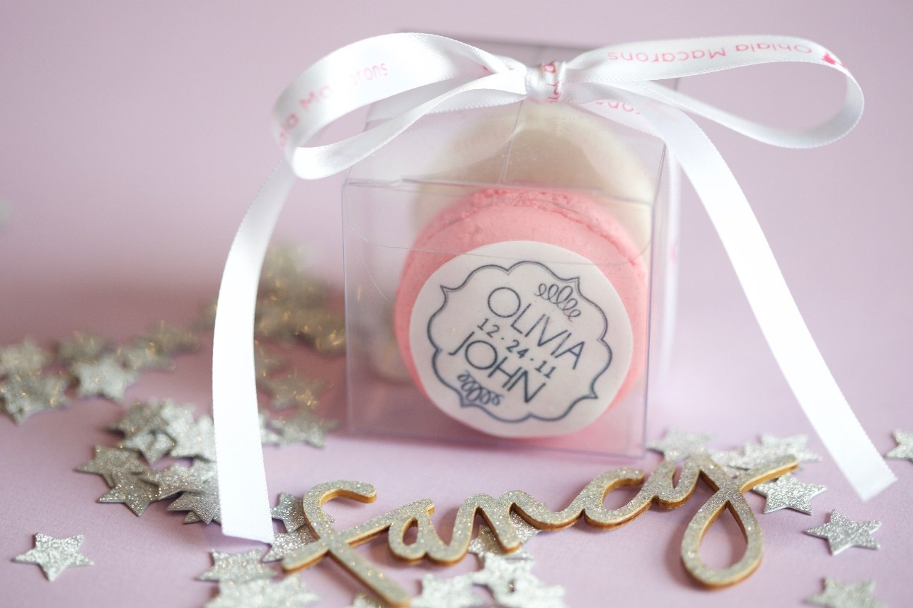 personalised macaron in a box with bow
