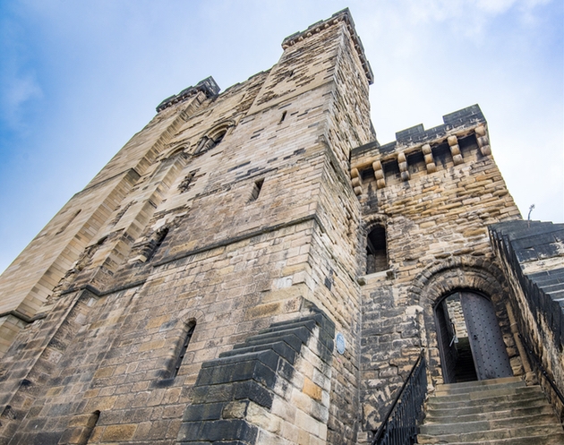  Newcastle Castle creates a dramatic backdrop to wedding photography