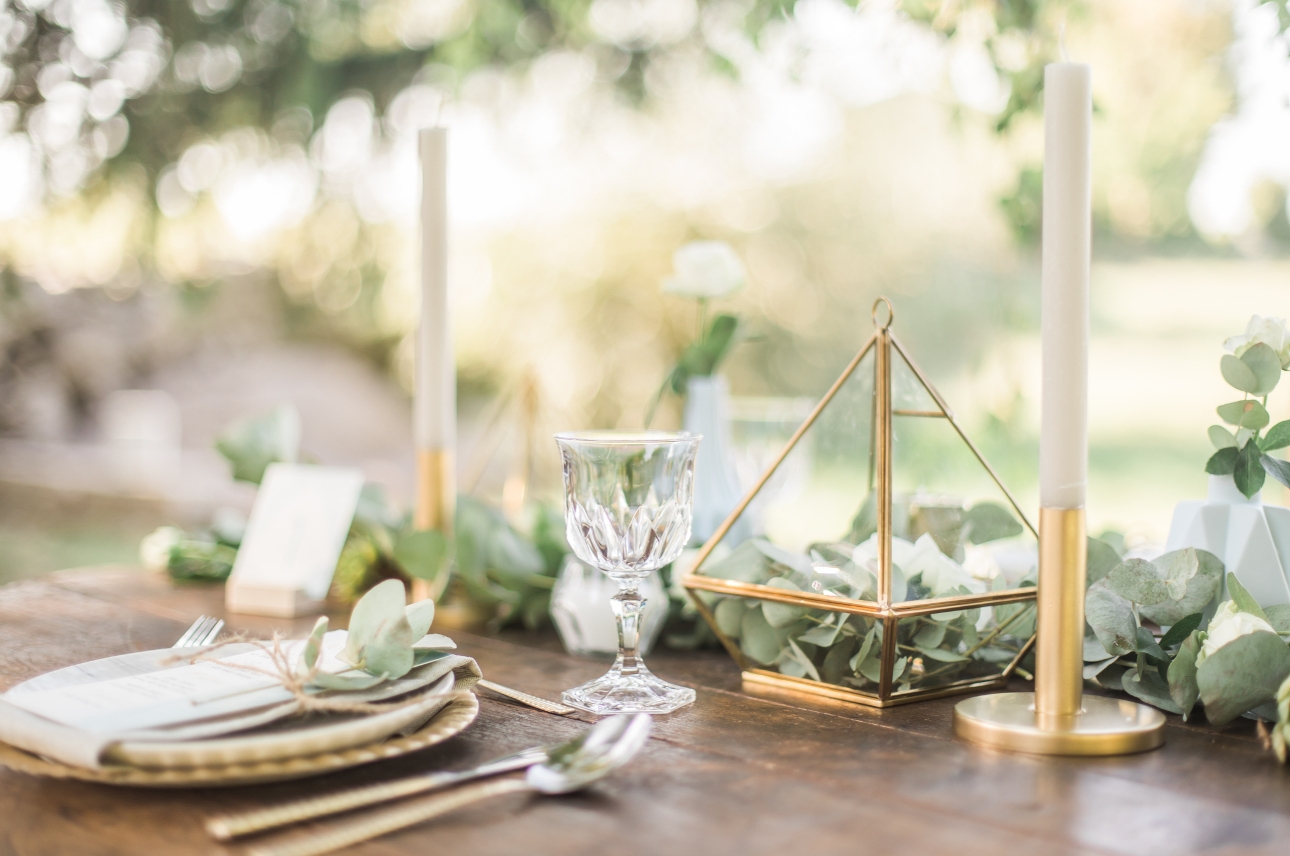 table setting with eucalyptus 