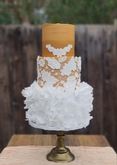 Thumbnail image 3 from Deluxe Wedding Cakes